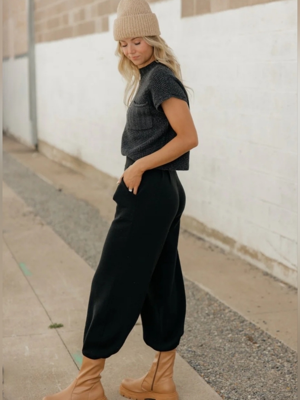 Black Wide-Leg Knit Pants — Casual High-Rise Comfort